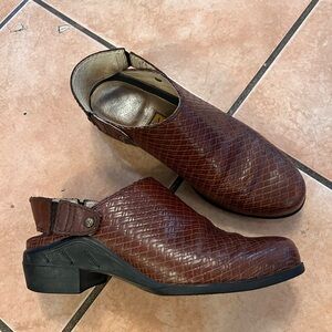 Ariat Women’s Leather Woven Clogs Mules